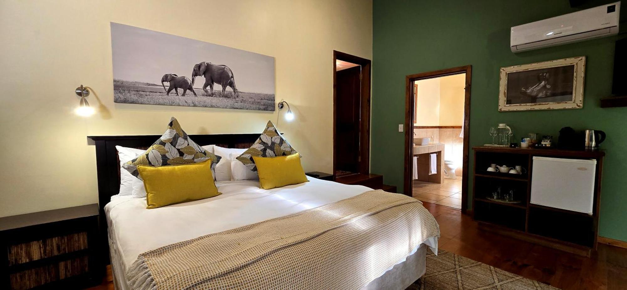 Elephant Hide Of Knysna Guest Lodge Екстериор снимка