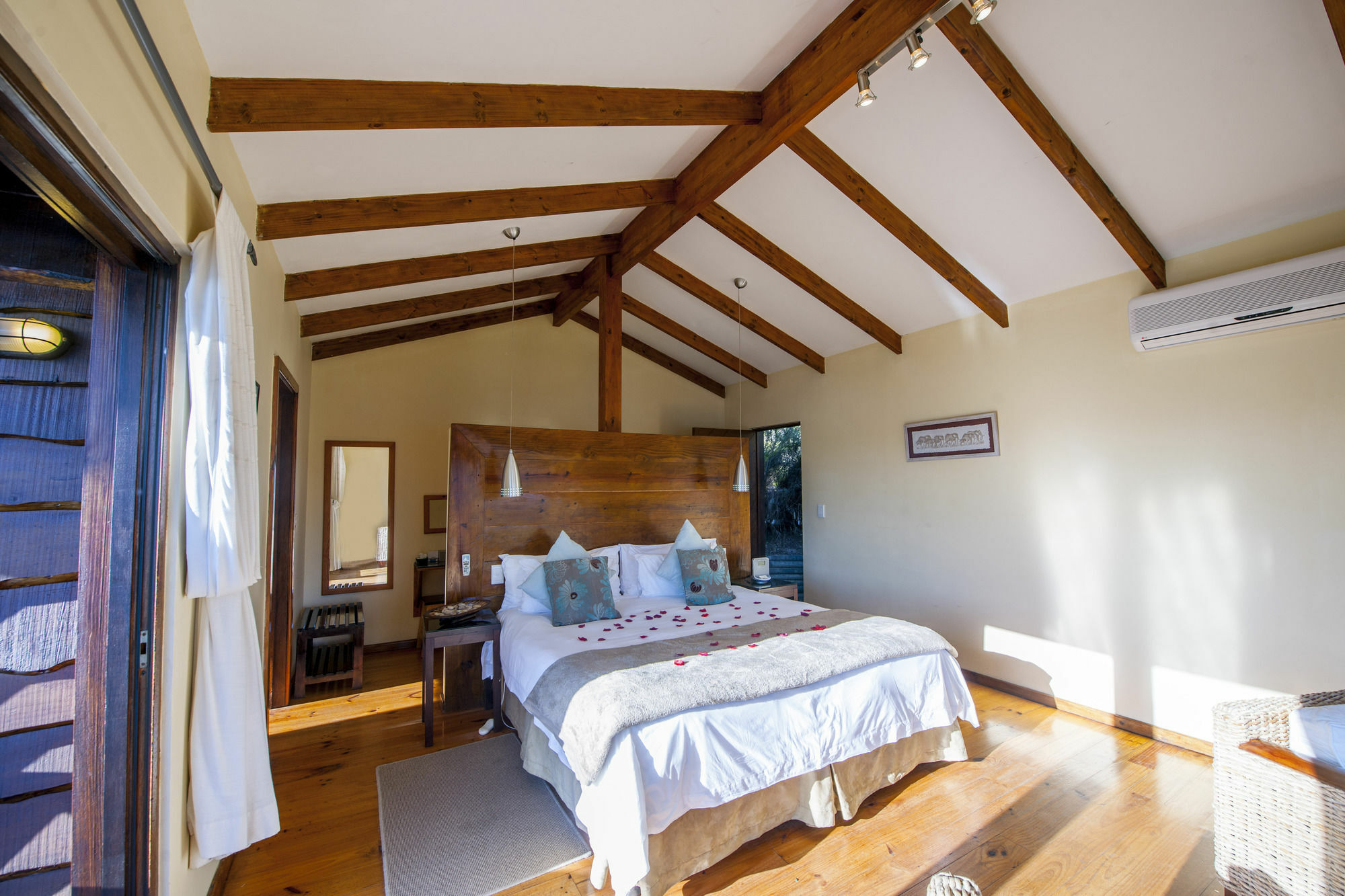 Elephant Hide Of Knysna Guest Lodge Екстериор снимка