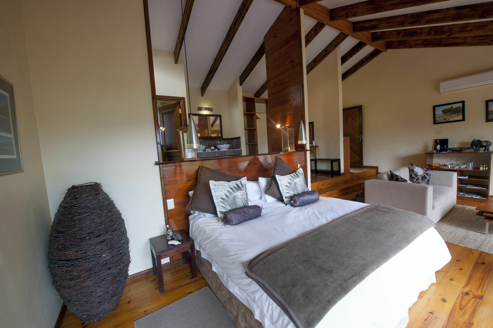 Elephant Hide Of Knysna Guest Lodge Екстериор снимка